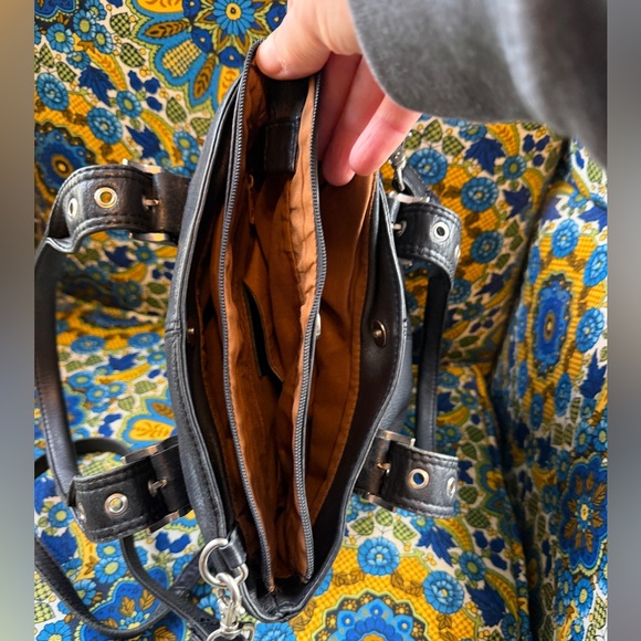 Hobo International leather tote and detachable crossbody strap in black - Picture 8 of 11